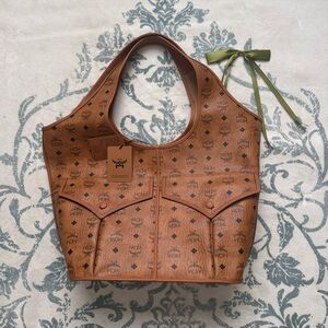 2025 MCM Leni Shopper In Visetos